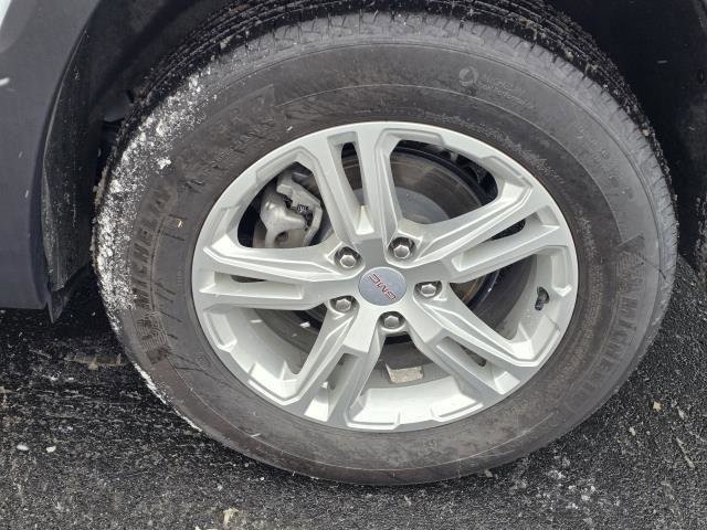 Used 2023 GMC Terrain SLE image 5