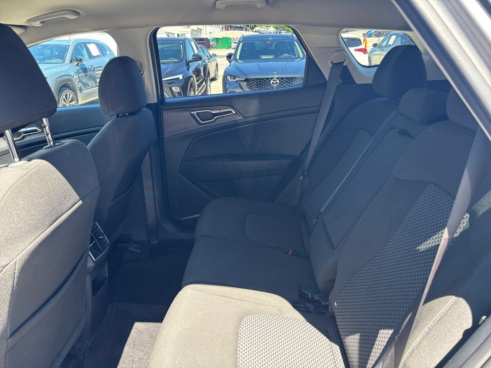 Used 2025 Kia Sportage LX FWD image 21