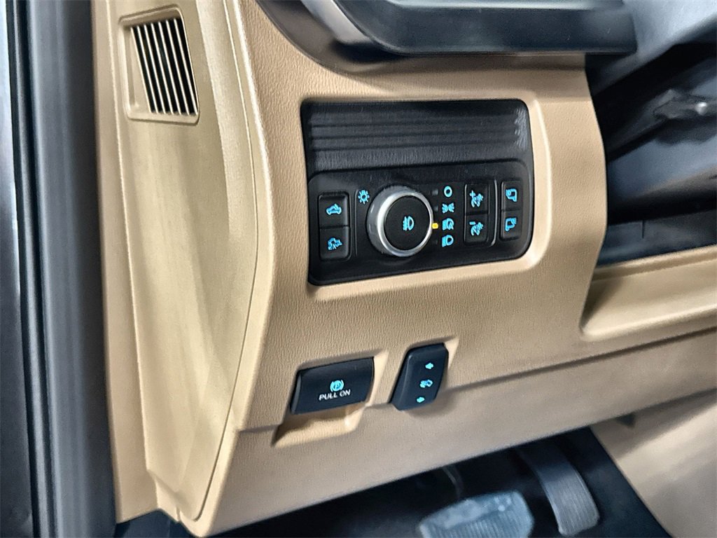 New 2026 Ford F350 Lariat w/ Lariat Premium Package image 16