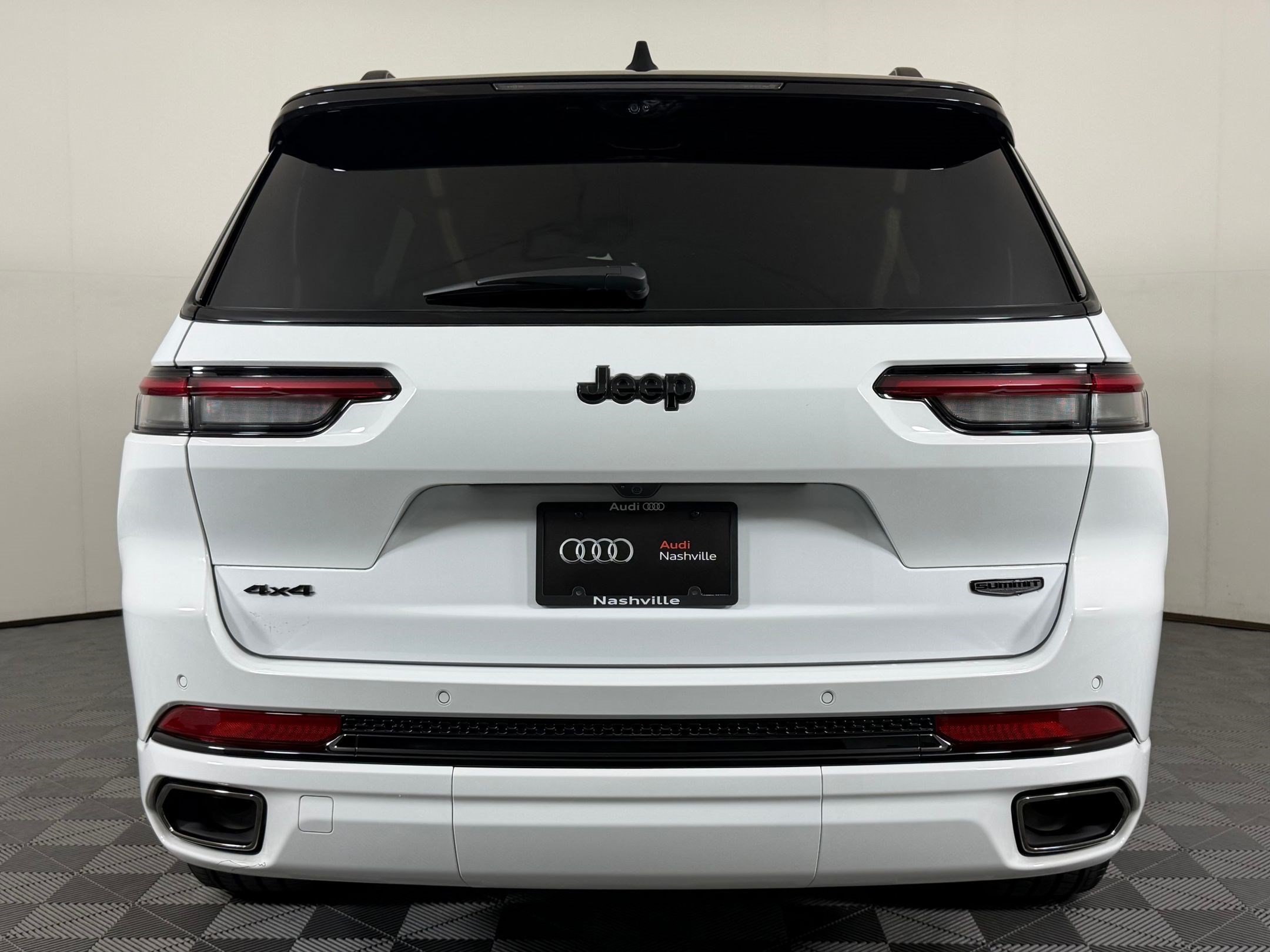 Used 2025 Jeep Grand Cherokee L Summit AWD/4WD image 10
