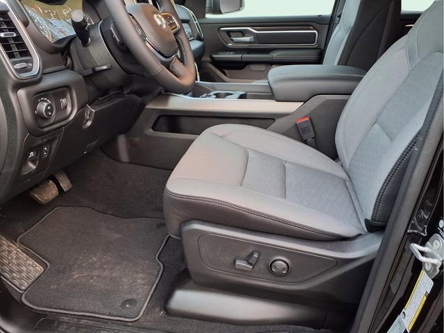 New 2026 RAM 1500 4x4 Crew Cab image 12