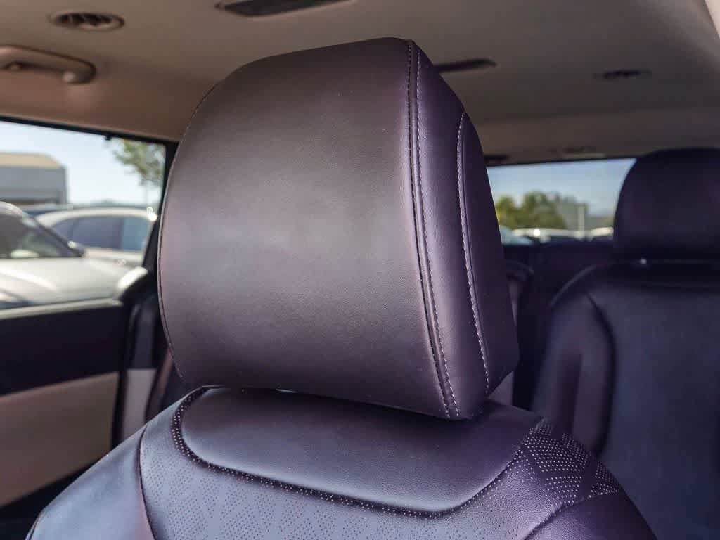 Used 2022 Kia Carnival EX FWD image 24