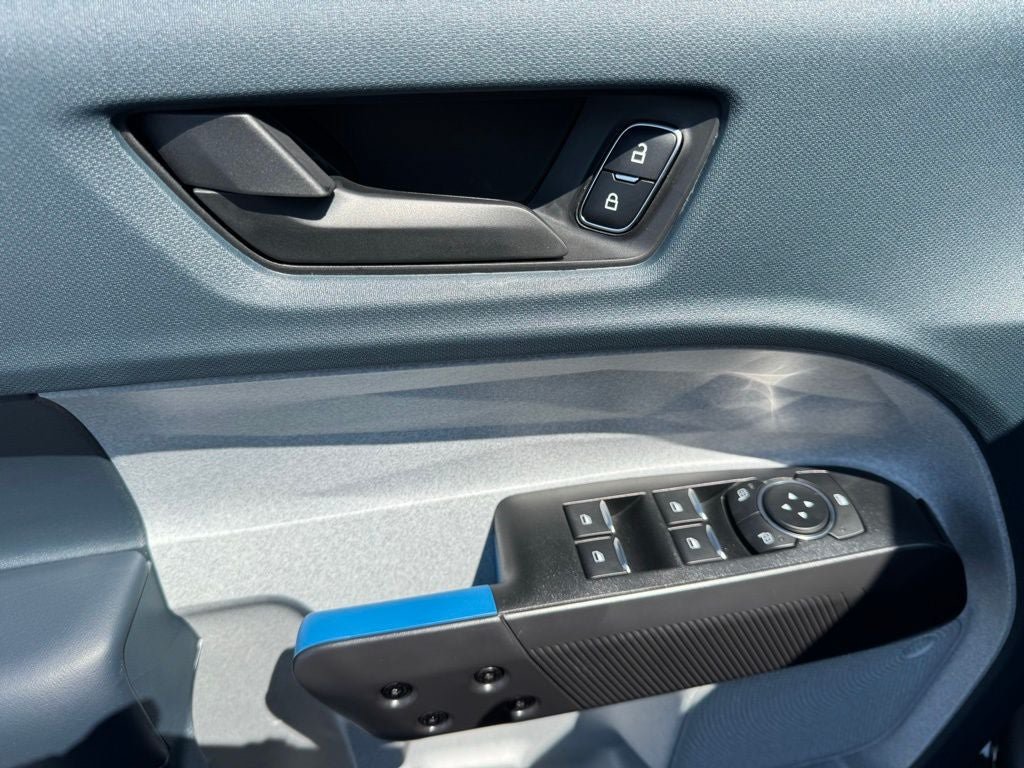 New 2025 Ford Maverick XLT w/ XLT Luxury Package FWD image 21