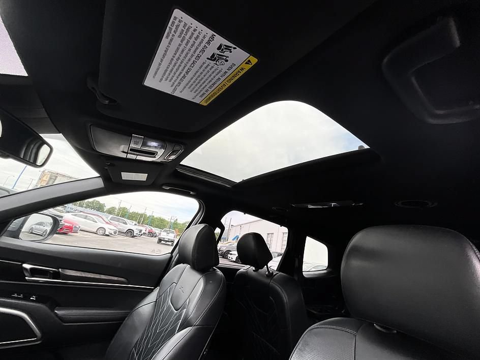 Used 2023 Kia Telluride AWD image 26