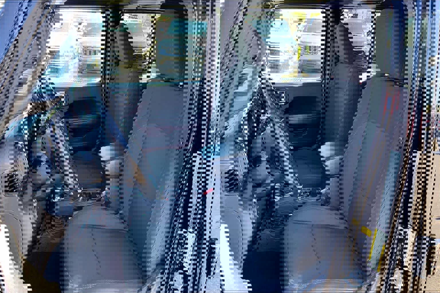 Used 2022 Jeep Gladiator Sport image 8