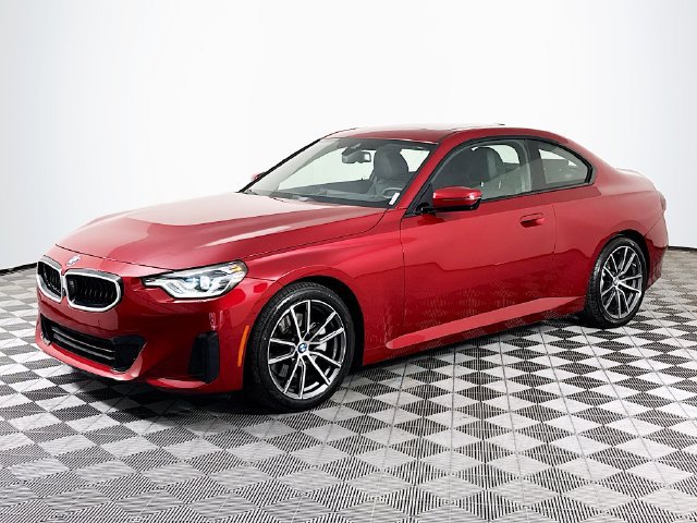 Used 2025 BMW 230i Coupe w/ Premium Package RWD image 4