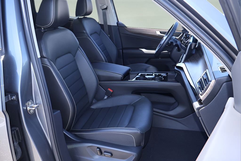 Used 2024 Volkswagen Atlas SEL image 19