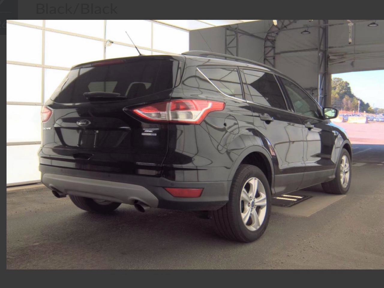 Used 2016 Ford Escape SE w/ Equipment Group 201A AWD/4WD image 2