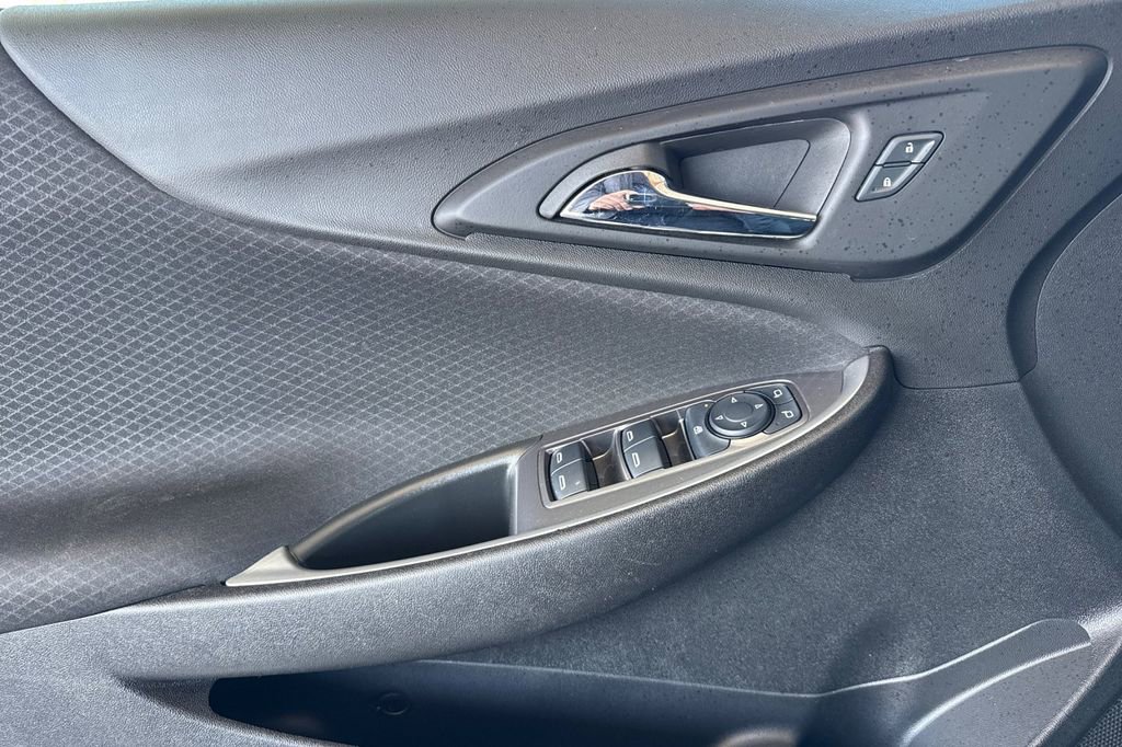 Used 2025 Chevrolet Malibu RS FWD image 17