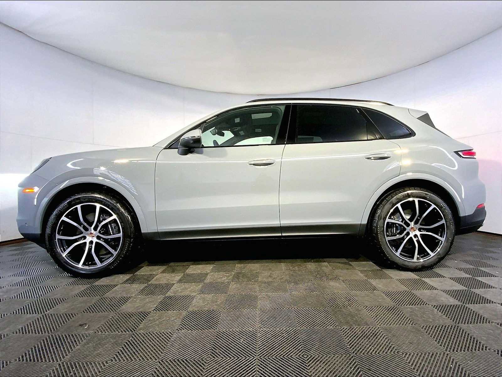 New 2026 Porsche Cayenne video 2