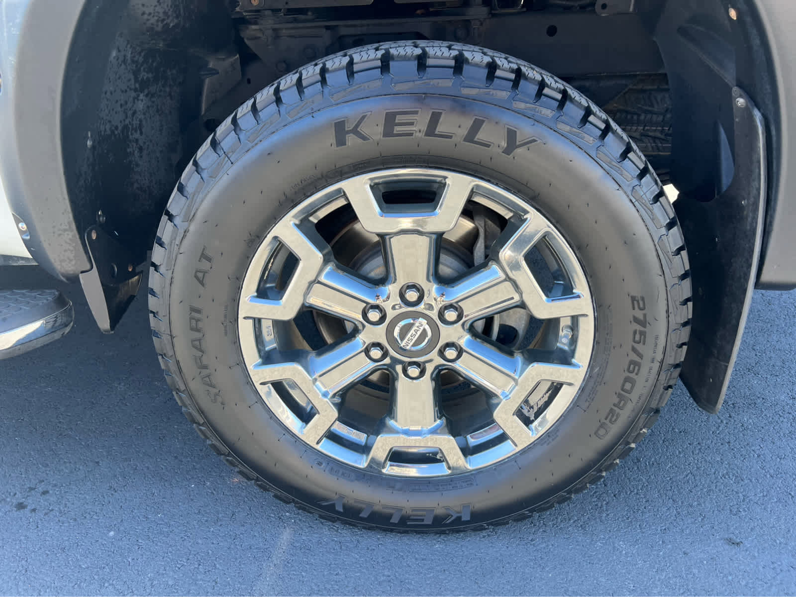 Used 2017 Nissan Titan SV AWD/4WD image 14