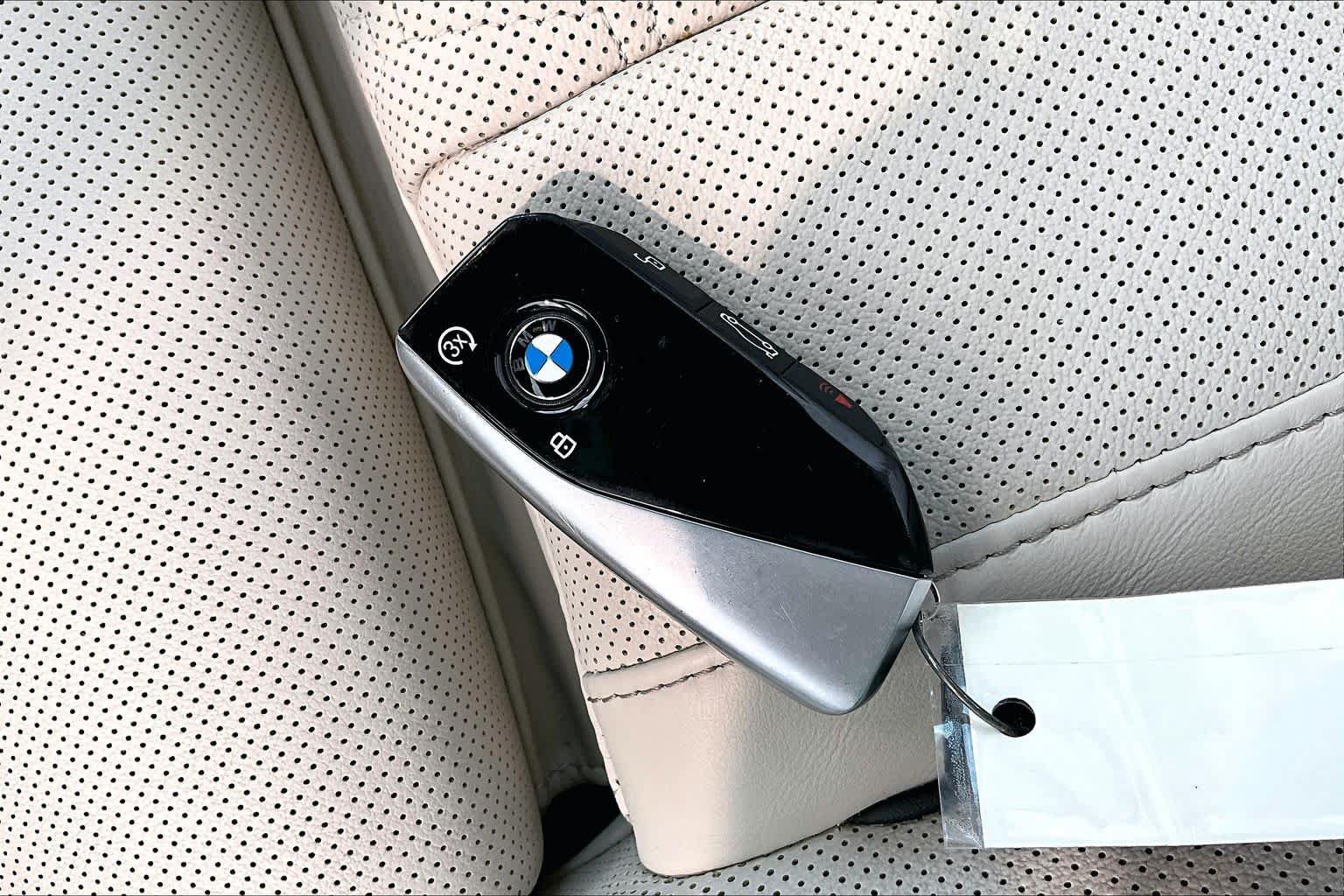 Used 2025 BMW X7 xDrive40i w/ M Sport Package AWD/4WD image 14