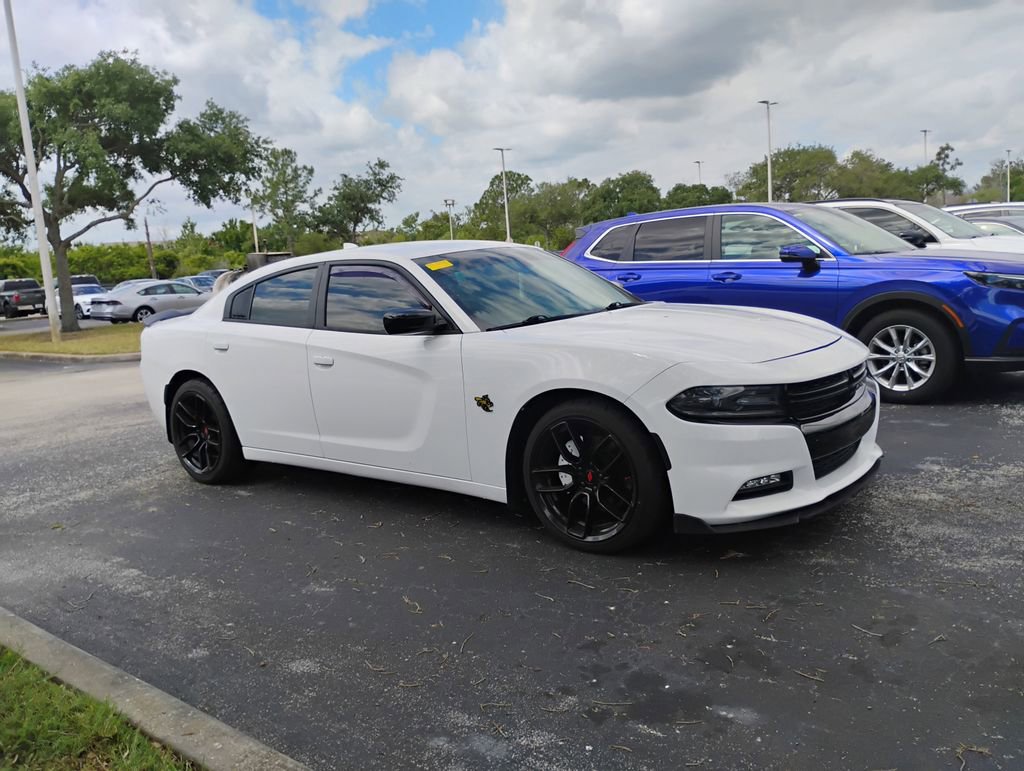 Used 2018 Dodge Charger R/T w/ Blacktop Package RWD image 2