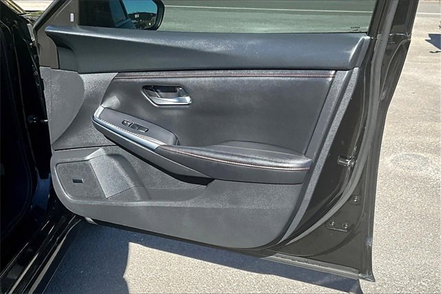 Used 2024 Nissan Sentra SR w/ SR Premium Package image 19