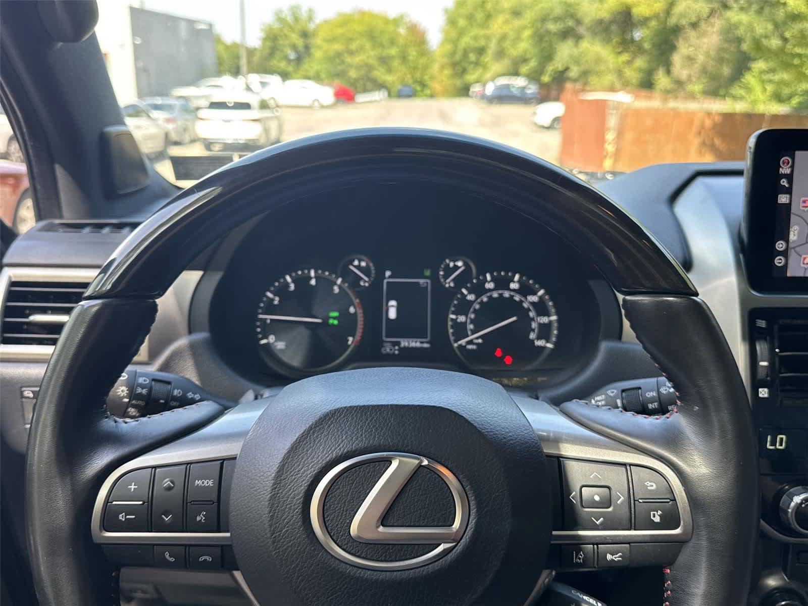 Used 2022 Lexus GX 460 Luxury w/ Sport Design Package AWD/4WD image 19