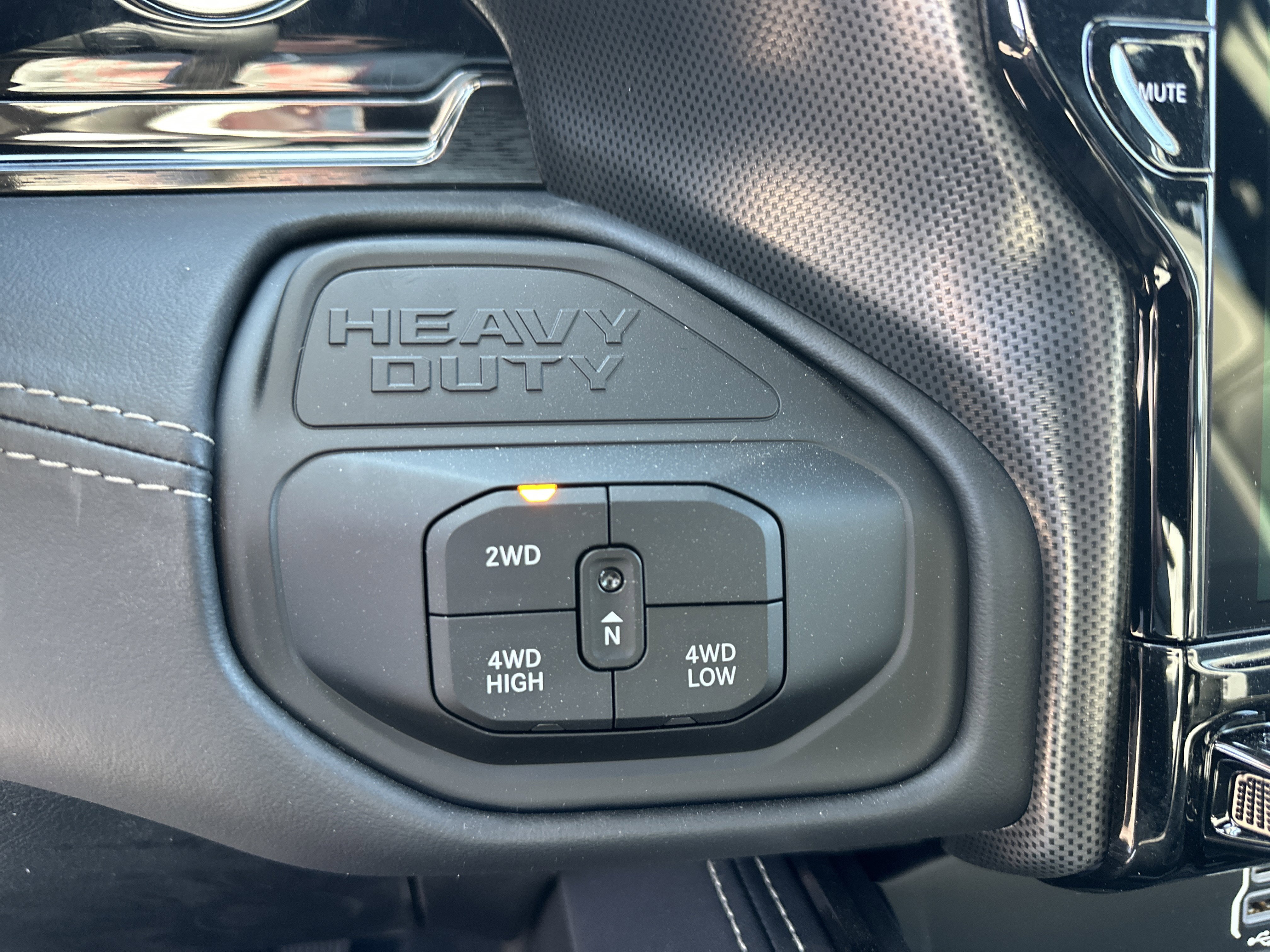 New 2026 RAM 2500 Limited AWD/4WD image 8