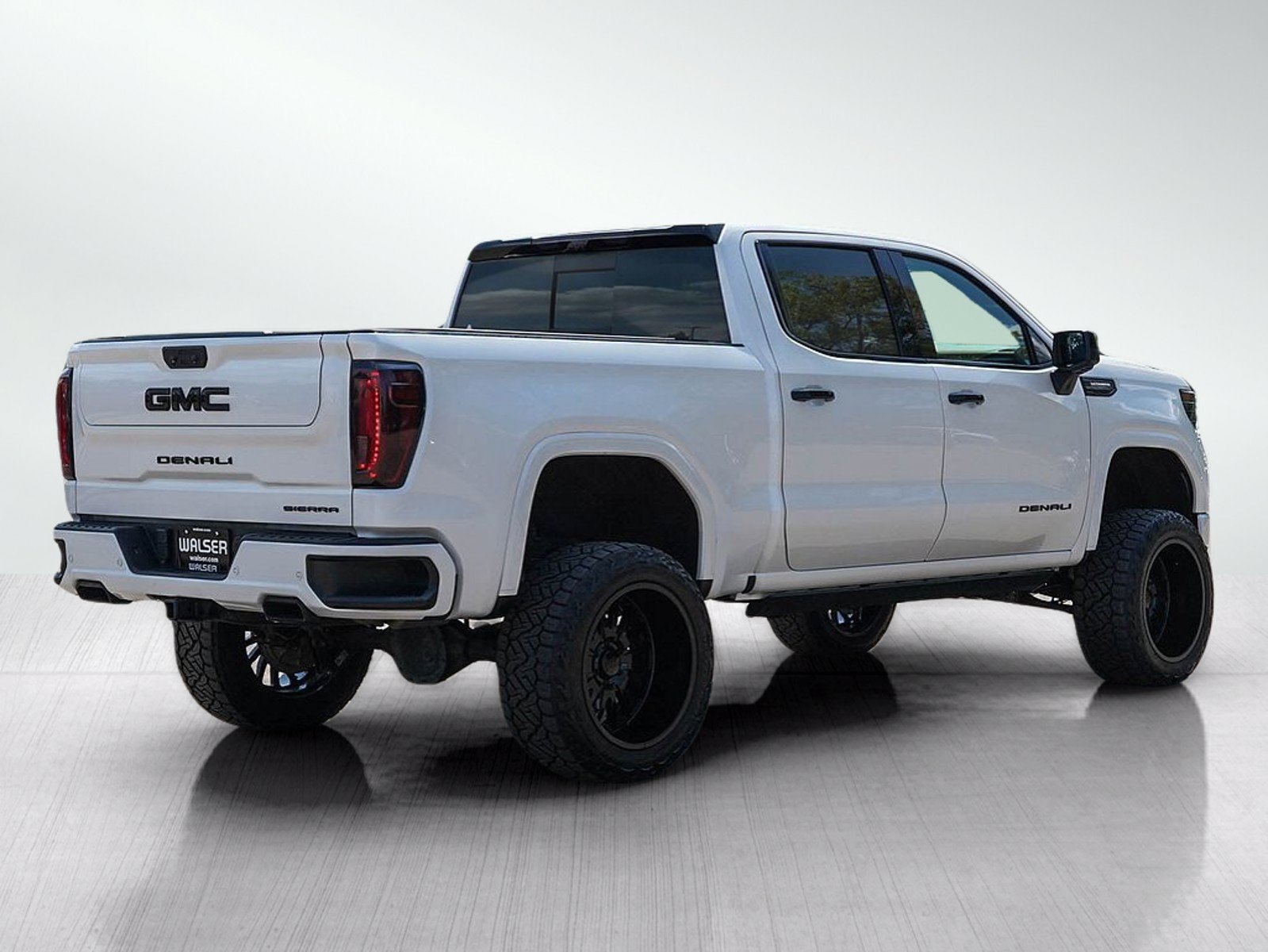 Used 2023 GMC Sierra 1500 Denali Ultimate AWD/4WD image 5