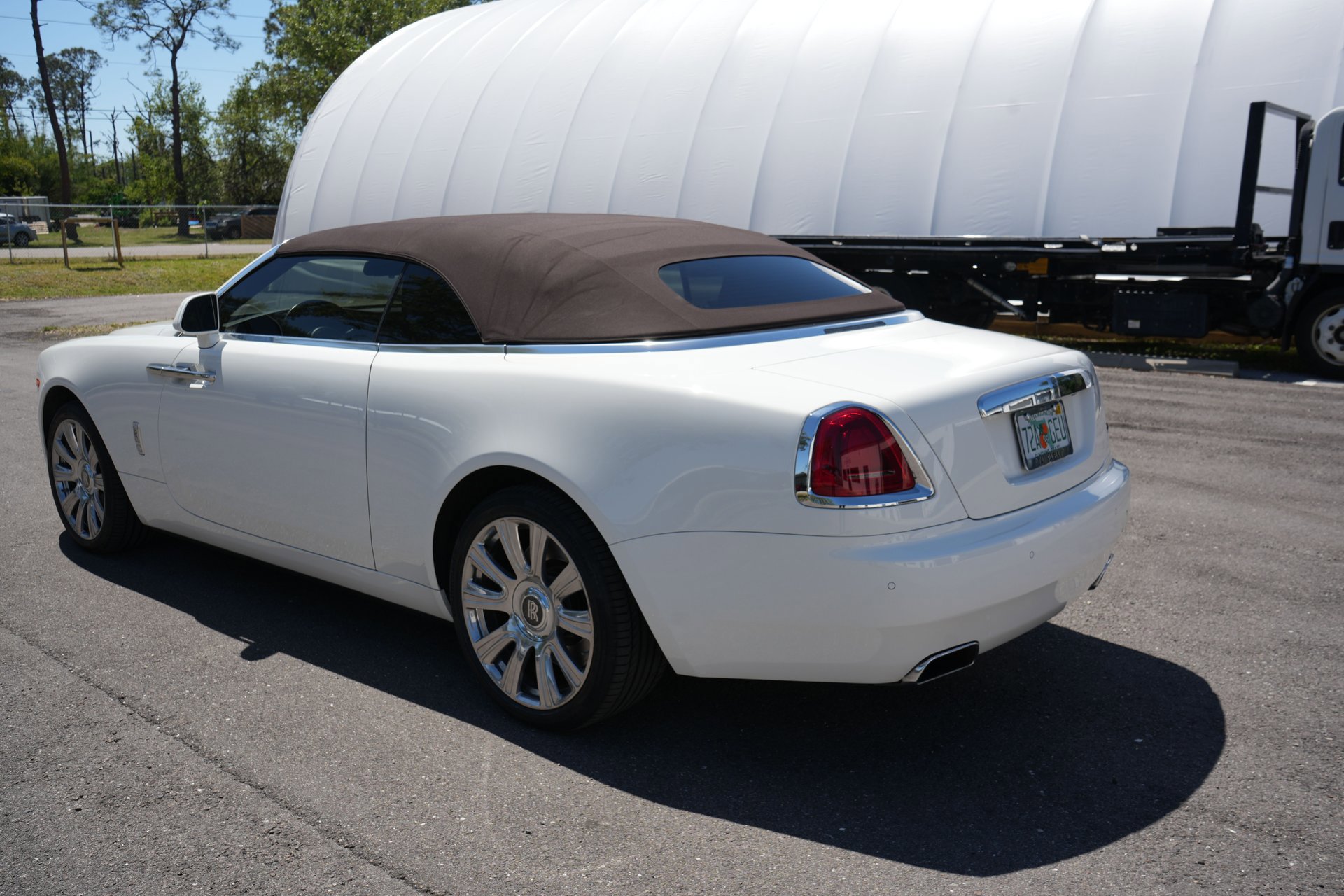 Used 2017 Rolls-Royce Dawn image 4