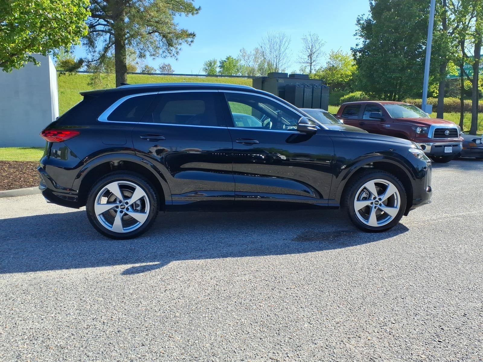 Used 2025 Audi Q5 Premium Plus AWD/4WD image 5