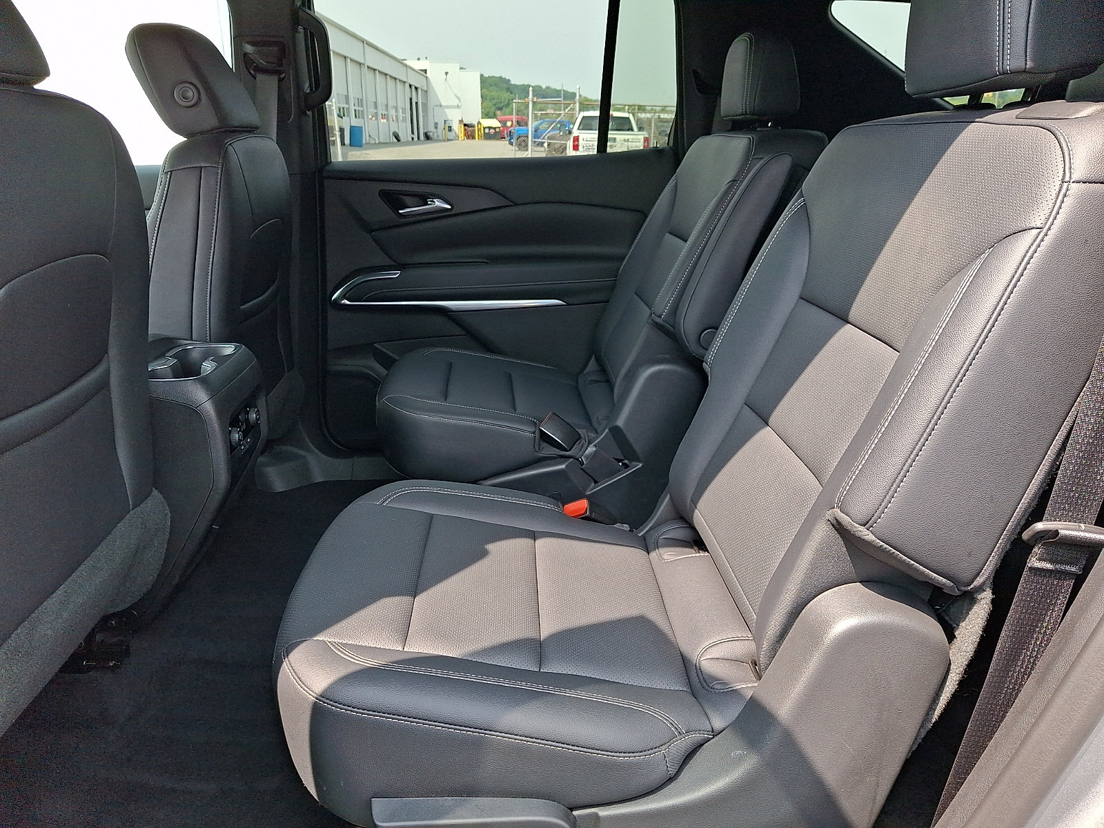 Used 2025 Chevrolet Traverse LT AWD/4WD image 10