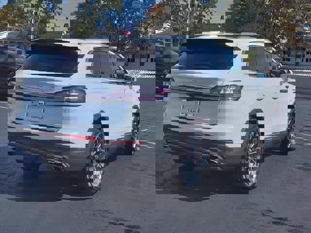 New 2022 Lincoln Nautilus Reserve w/ Equipment Group 201A image 27