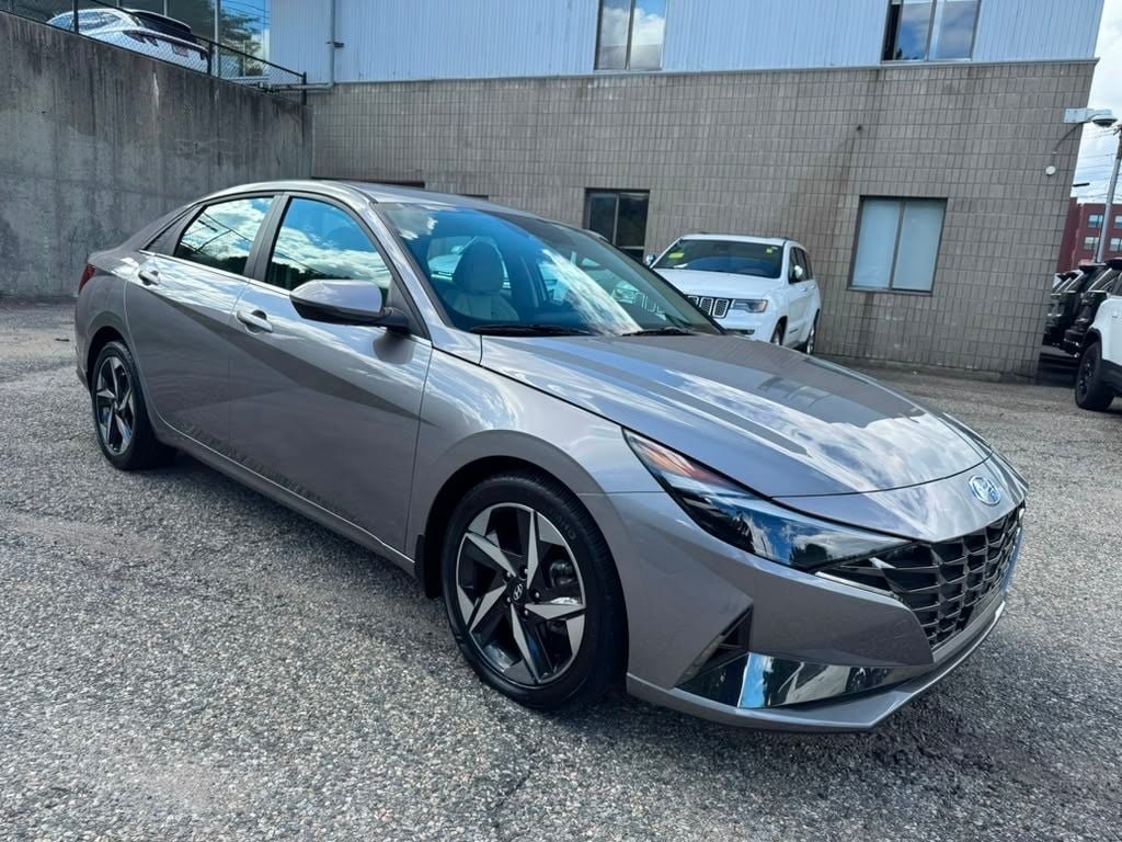 Certified 2023 Hyundai Elantra Limited FWD image 9