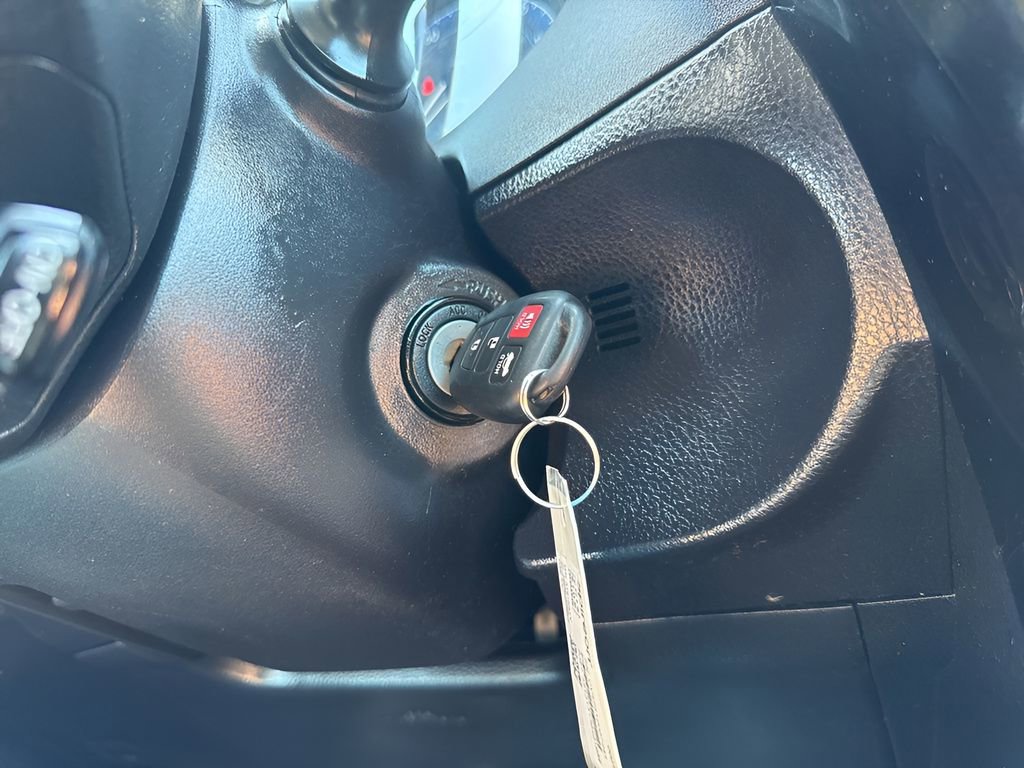 Used 2017 Toyota Corolla LE FWD image 18