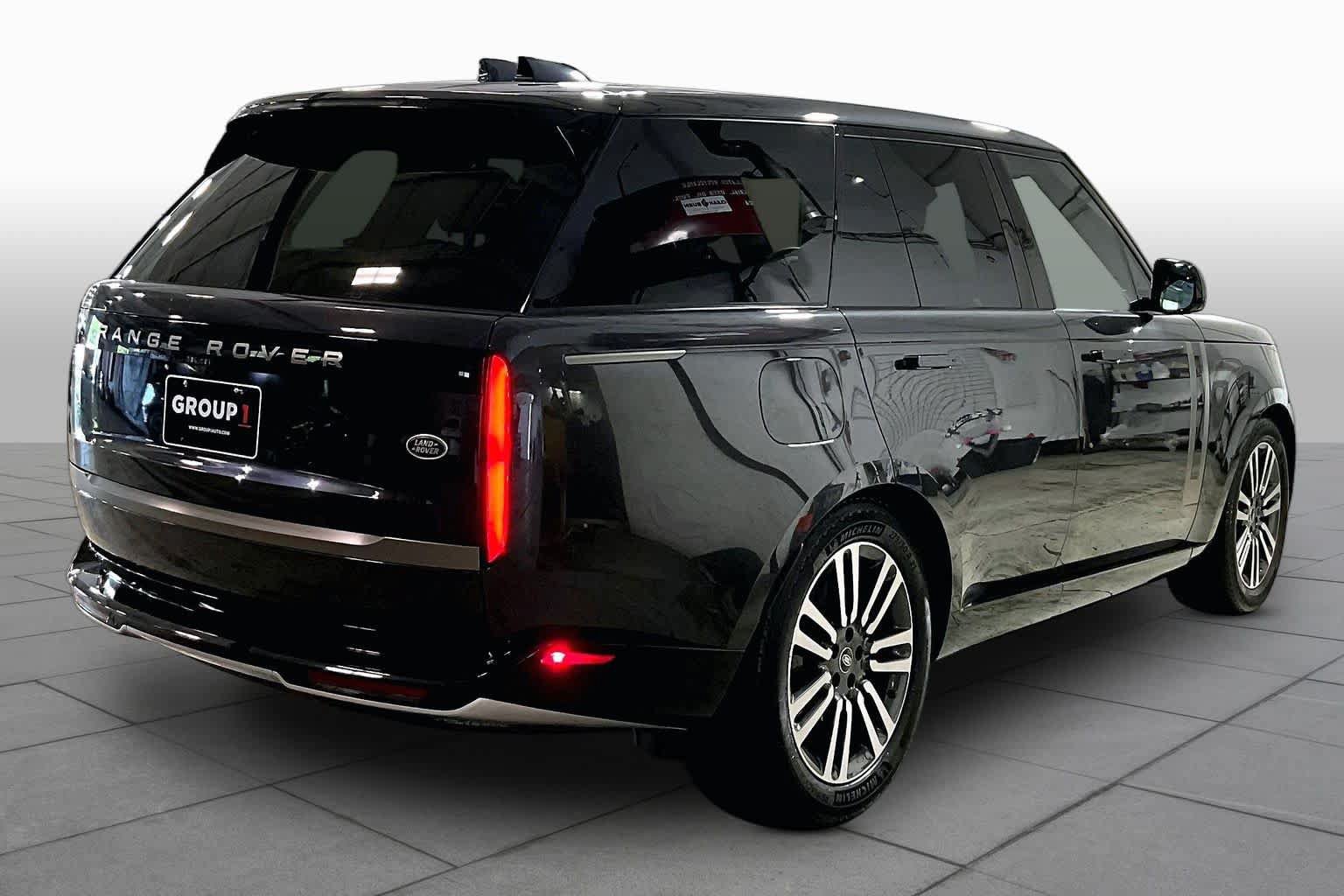 Used 2023 Land Rover Range Rover SE AWD/4WD image 13