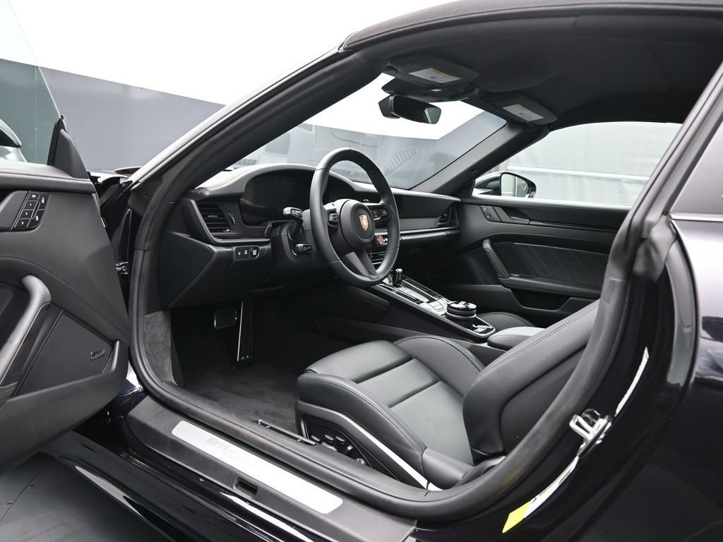 Certified 2026 Porsche 911 Targa 4S AWD/4WD image 4