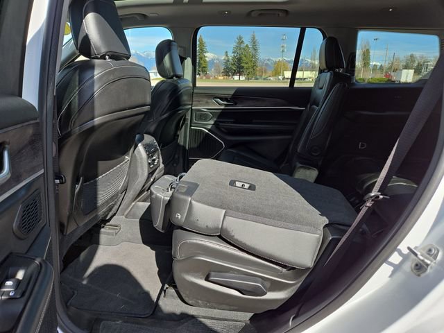Used 2022 Jeep Grand Cherokee L Limited w/ Black Appearance Package RWD image 33