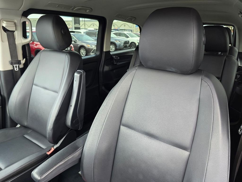 Used 2019 Mercedes-Benz Metris Passenger image 21