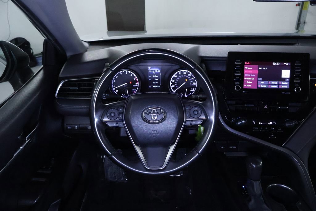 Used 2023 Toyota Camry SE image 16