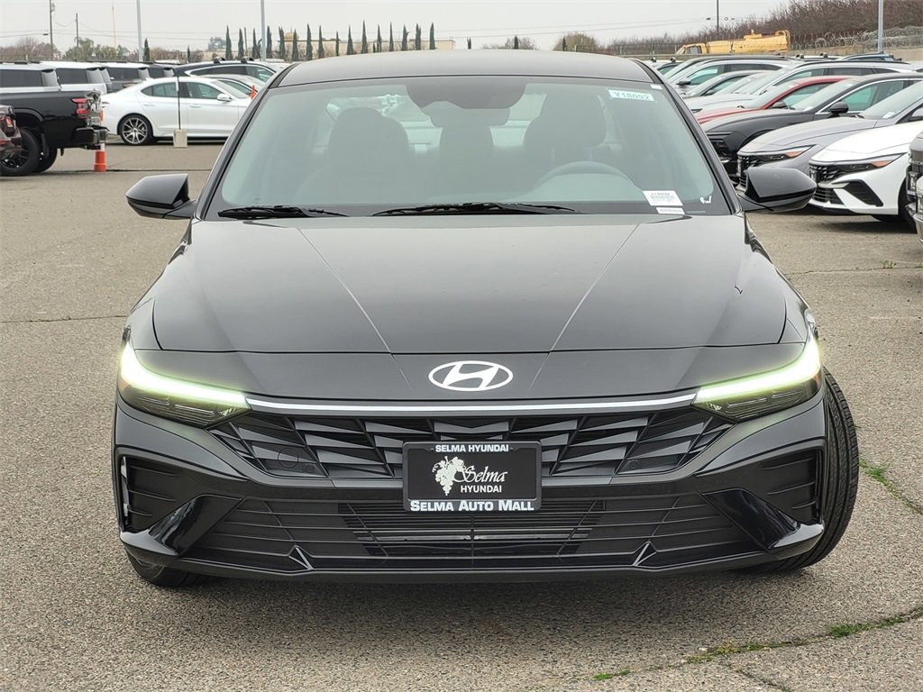 New 2025 Hyundai Elantra Sport image 2