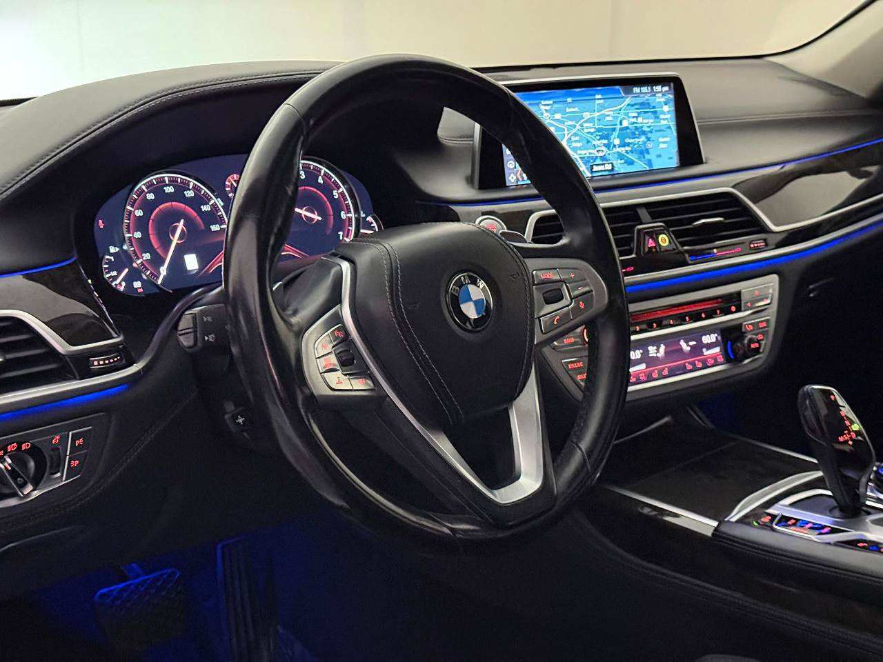 Used 2018 BMW 750i xDrive AWD/4WD image 19