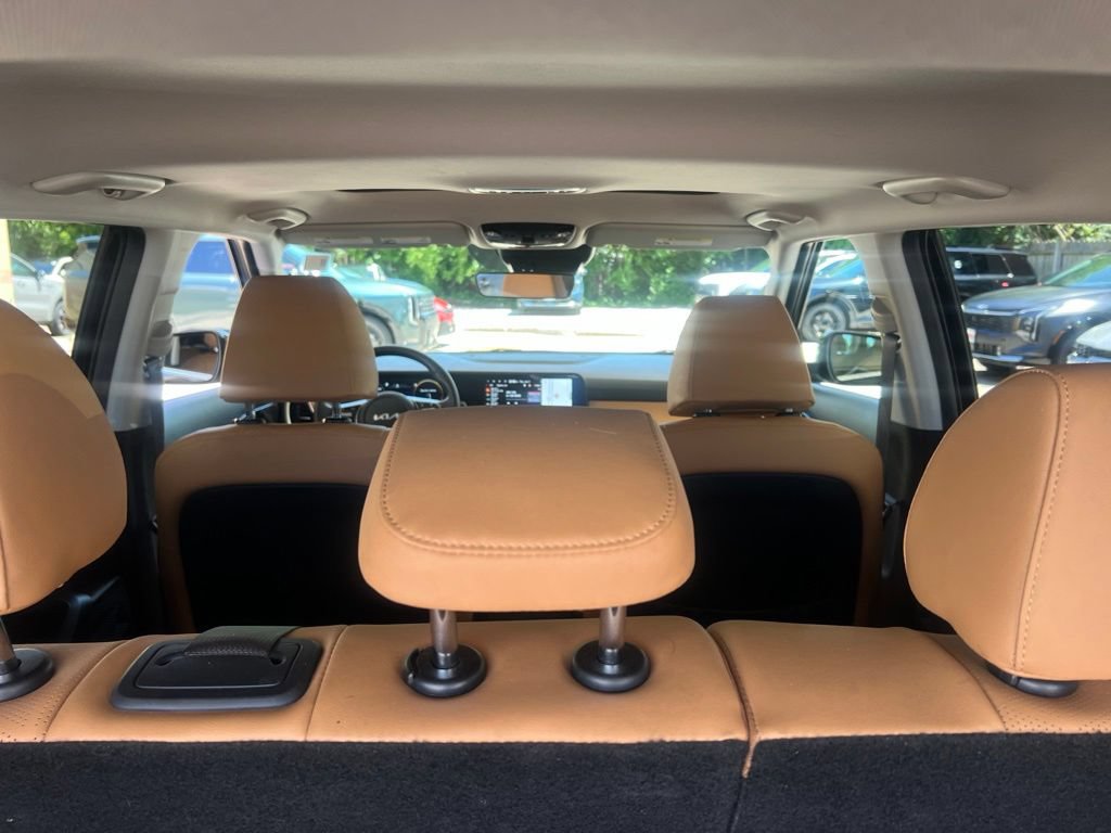 Certified 2025 Kia Seltos EX w/ EX Sunroof Package AWD/4WD image 13