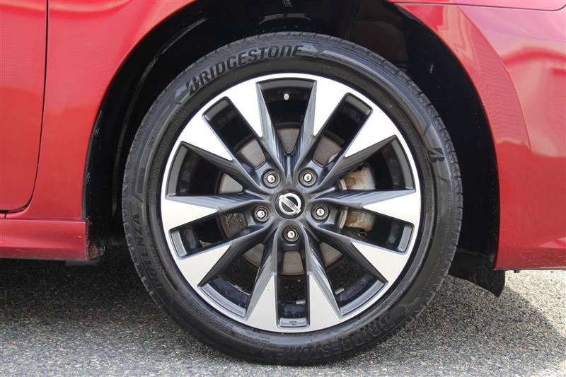 Used 2018 Nissan Sentra SR w/ Premium Package (P02) FWD image 14