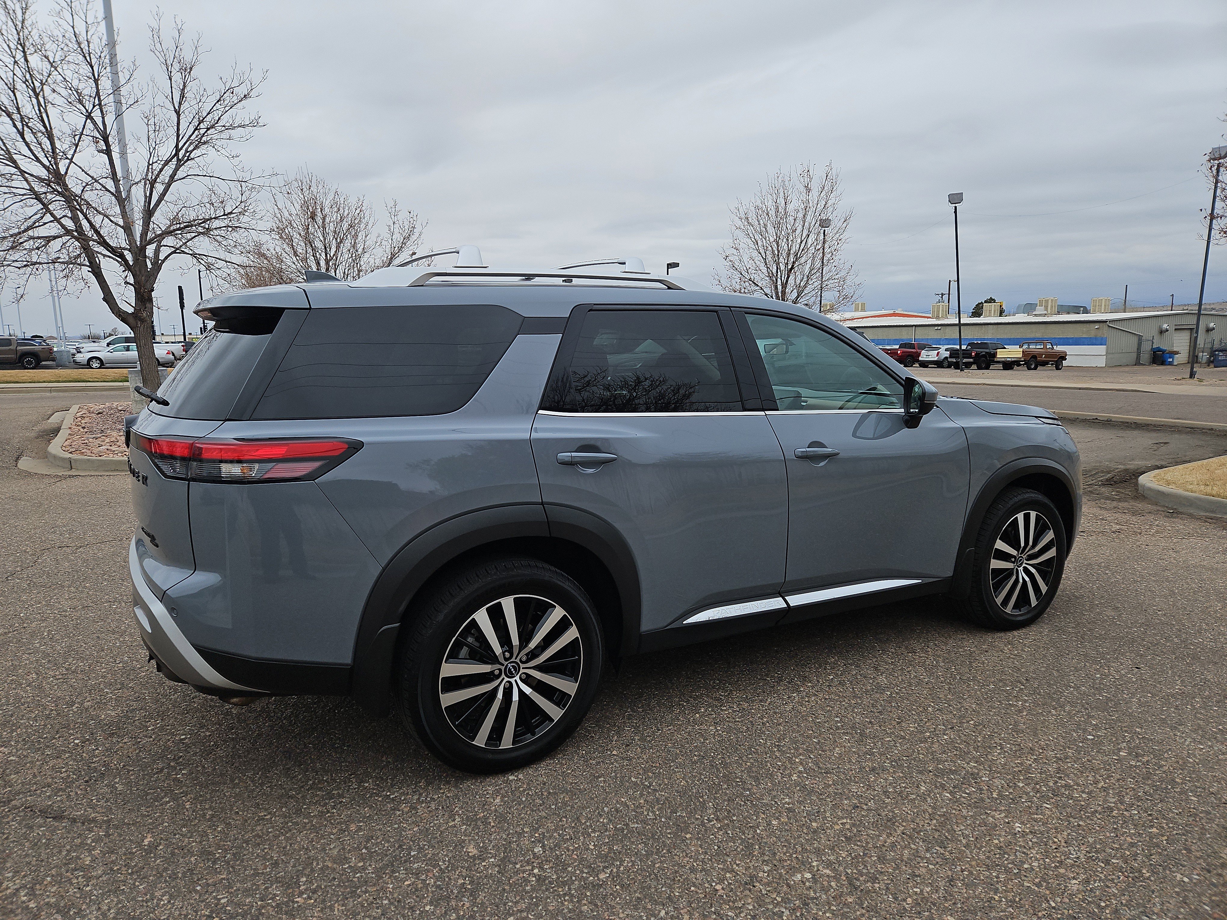 Used 2023 Nissan Pathfinder Platinum w/ Black Appearance Package image 3