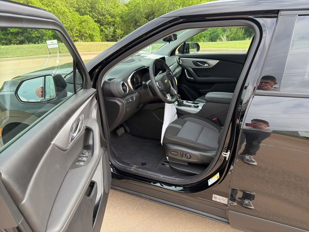 Used 2026 Chevrolet Blazer LT FWD image 16
