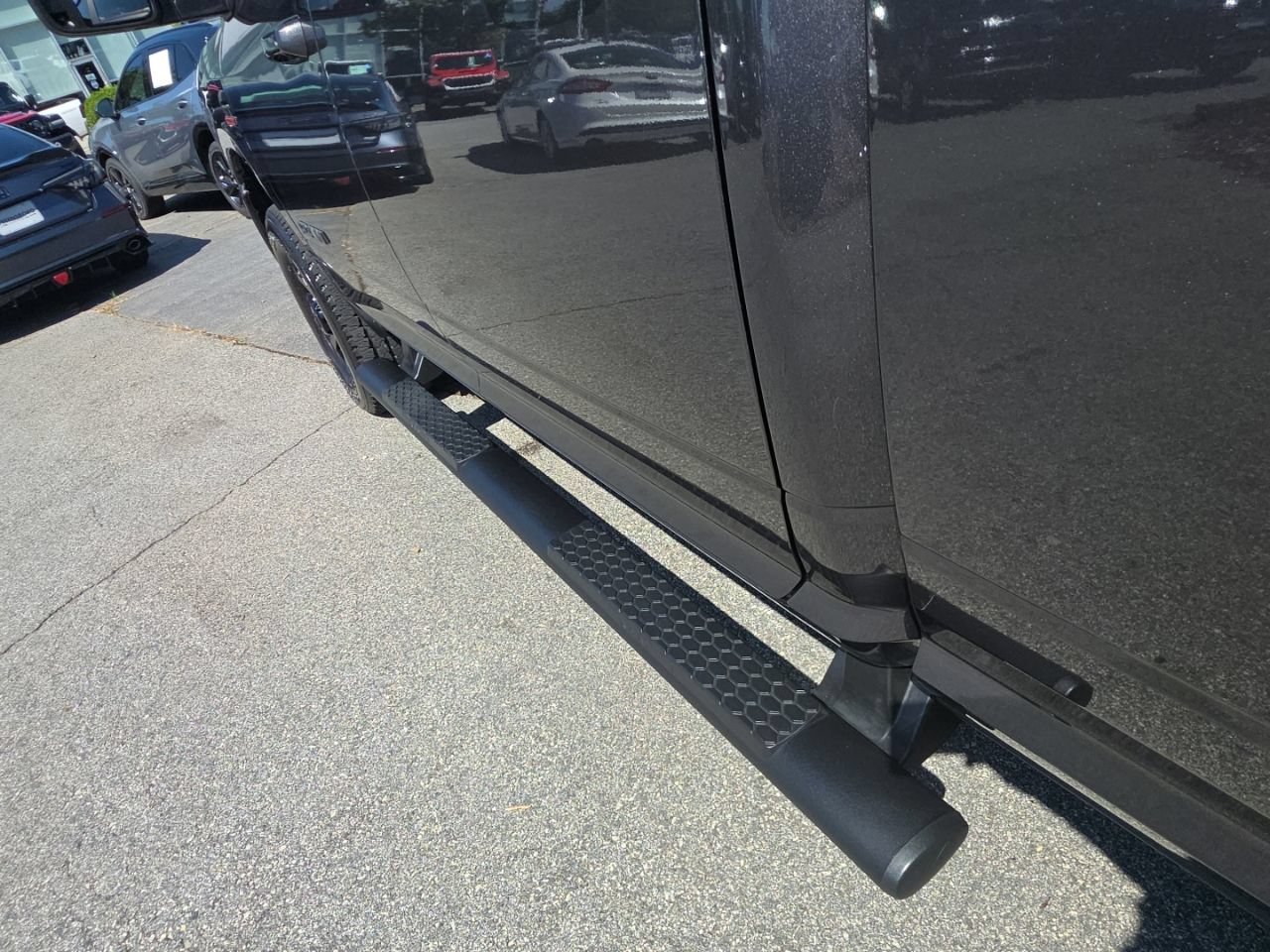 Used 2024 RAM 3500 Big Horn w/ Night Edition AWD/4WD image 23