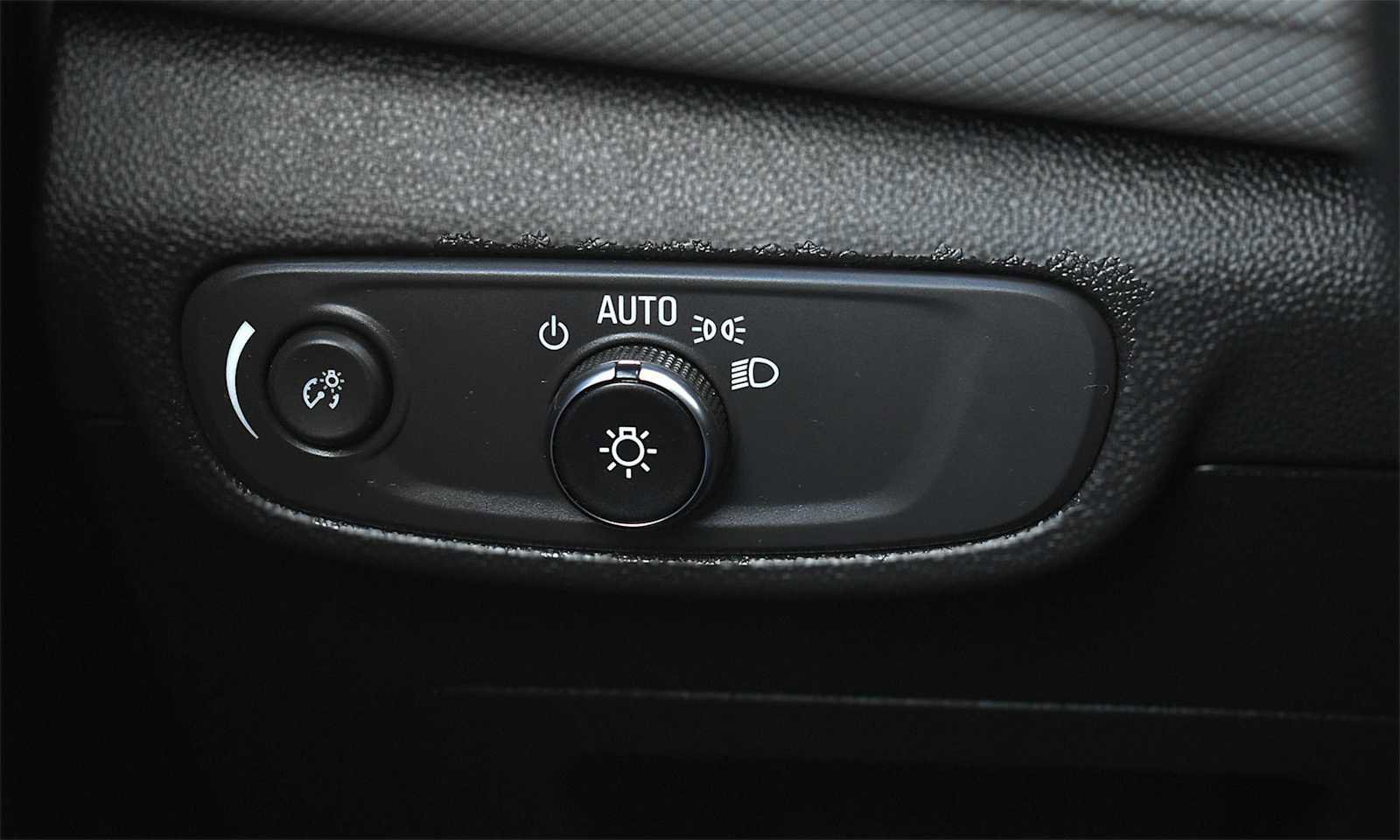 Used 2024 Chevrolet TrailBlazer ACTIV w/ Driver Confidence Package image 22
