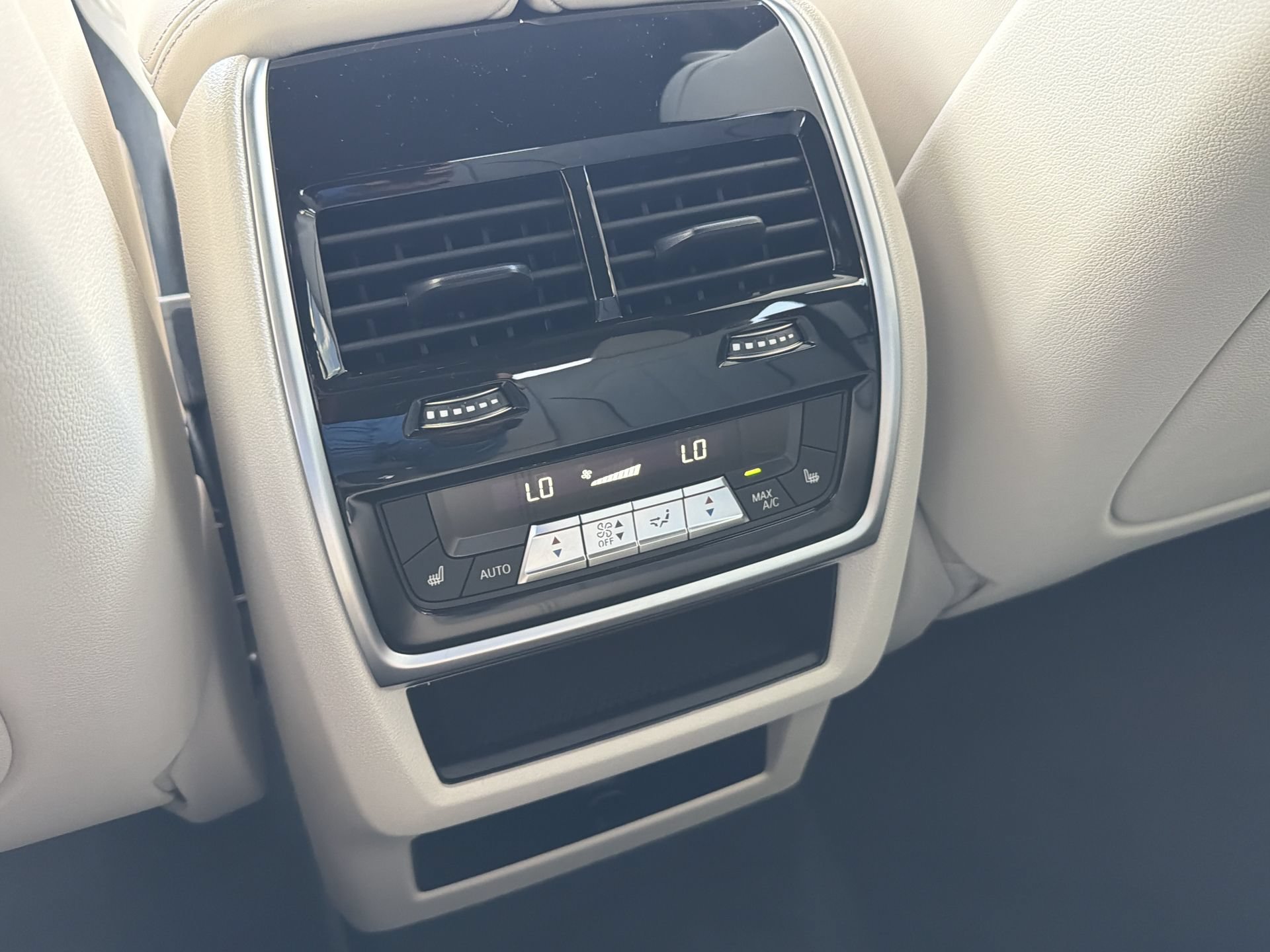 New 2027 BMW X6 xDrive40i AWD/4WD image 18