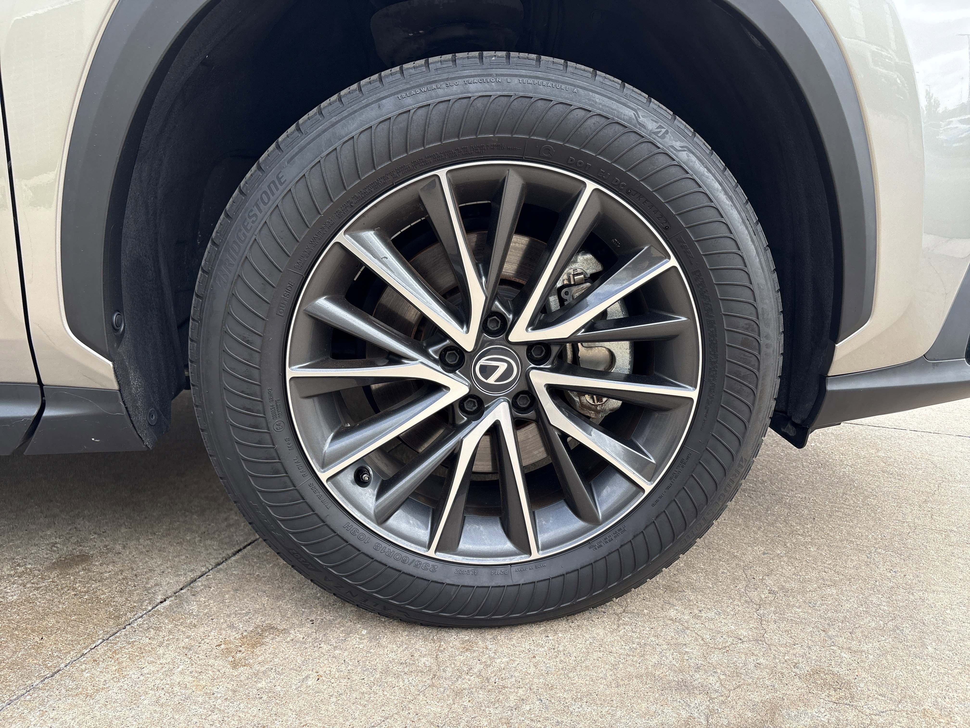 Used 2024 Lexus NX 250 FWD w/ Towing Package (2000 Lbs) image 13