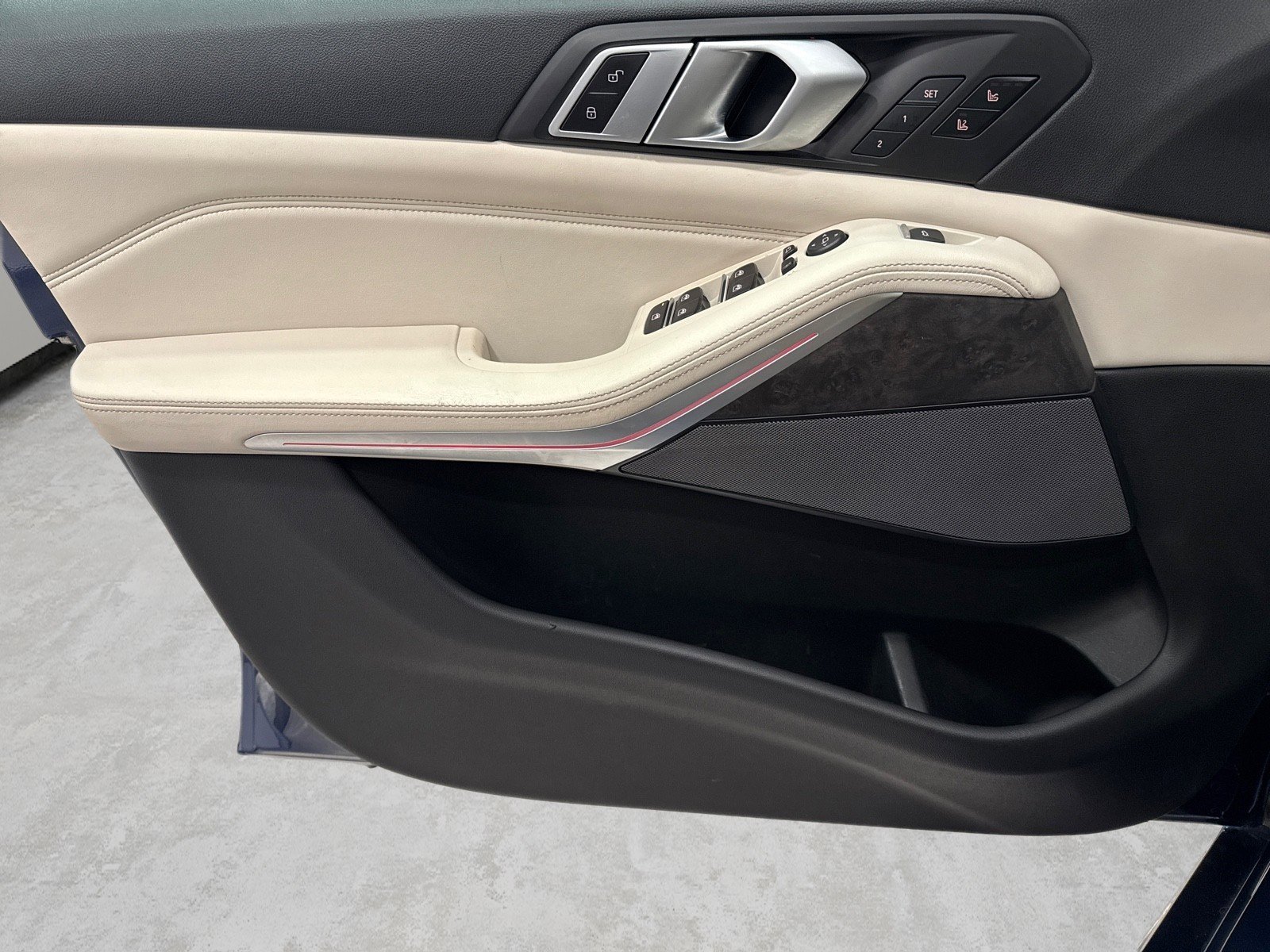 Used 2019 BMW X5 xDrive40i w/ M Sport Package image 35