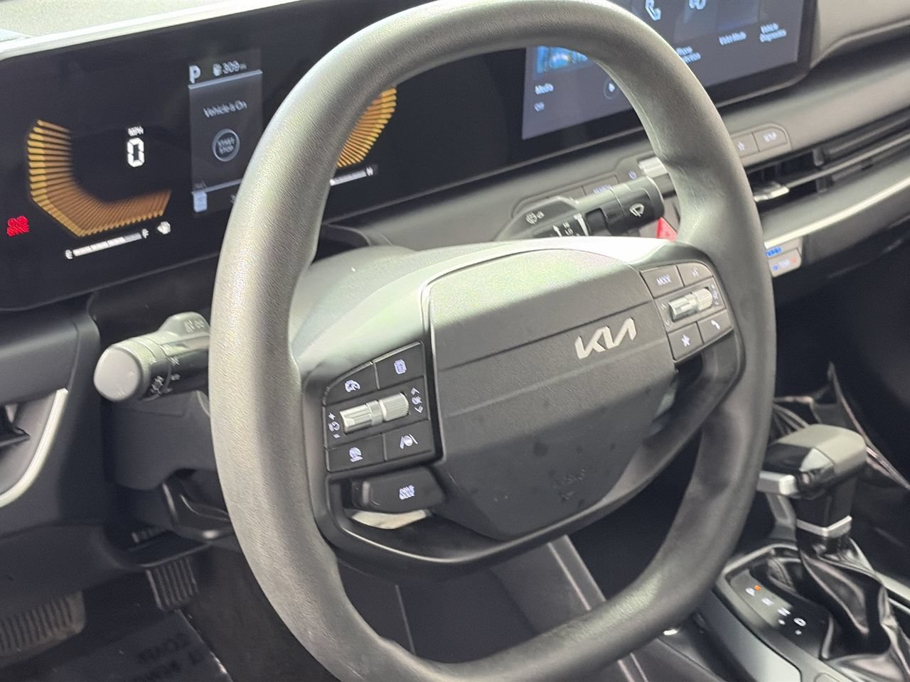 Used 2025 Kia K4 FWD image 13