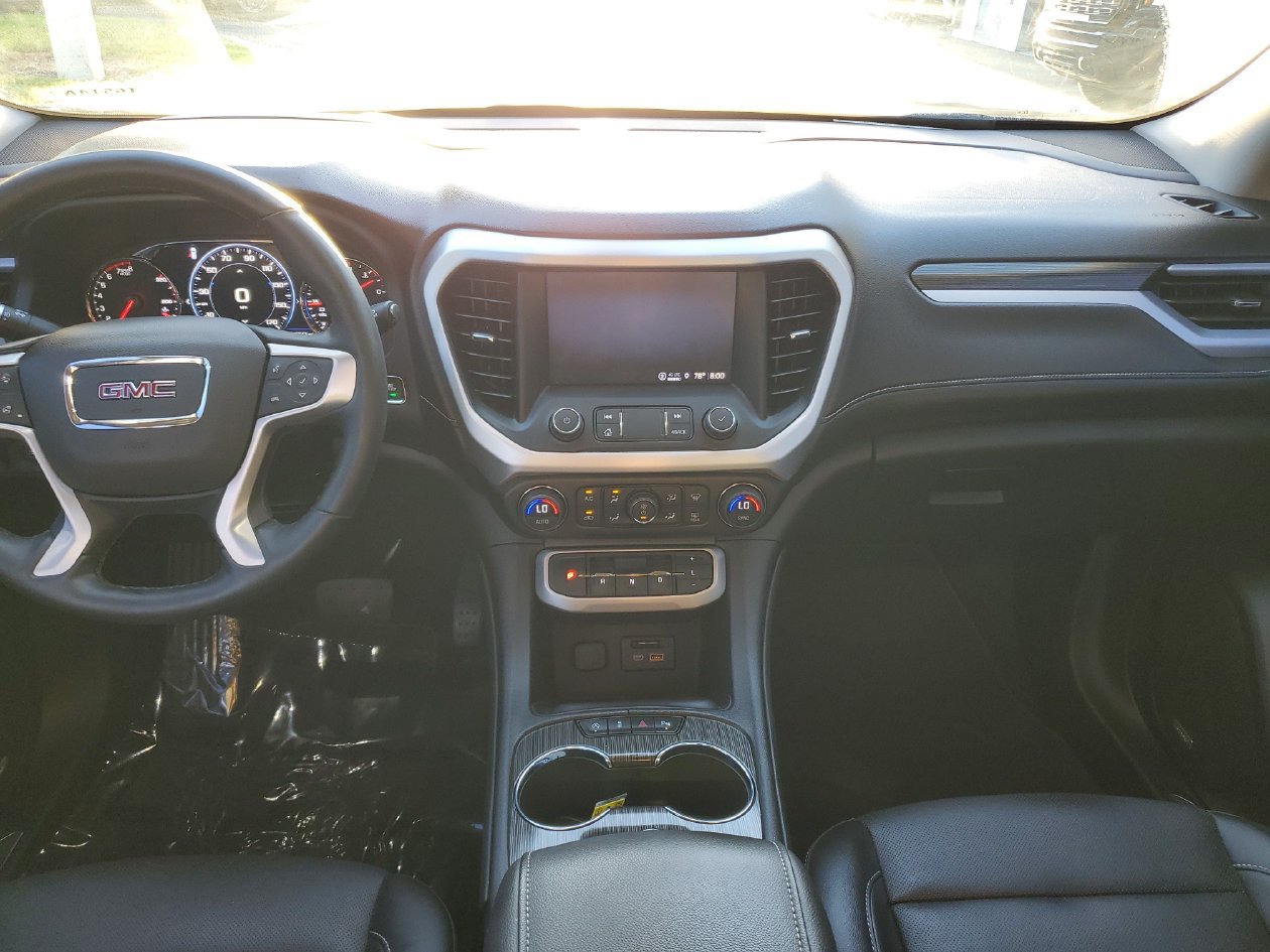 Used 2023 GMC Acadia SLT w/ Technology Package FWD image 13