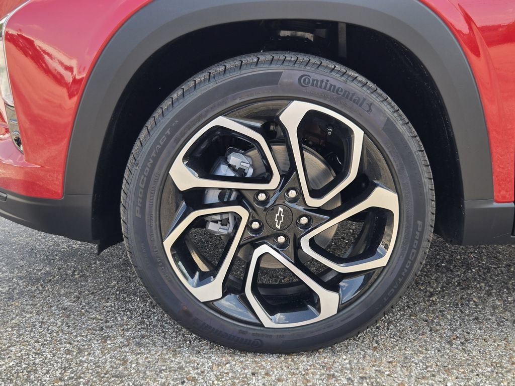 New 2026 Chevrolet Trax RS w/ Sunroof Package FWD image 14
