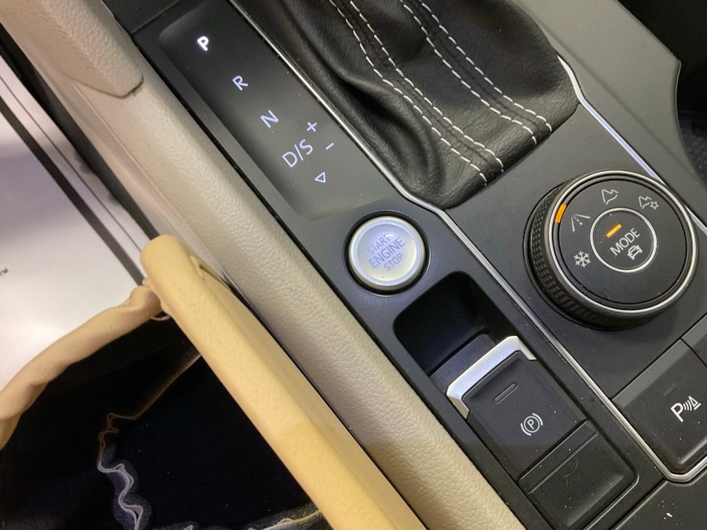 Used 2021 Volkswagen Atlas SE image 12