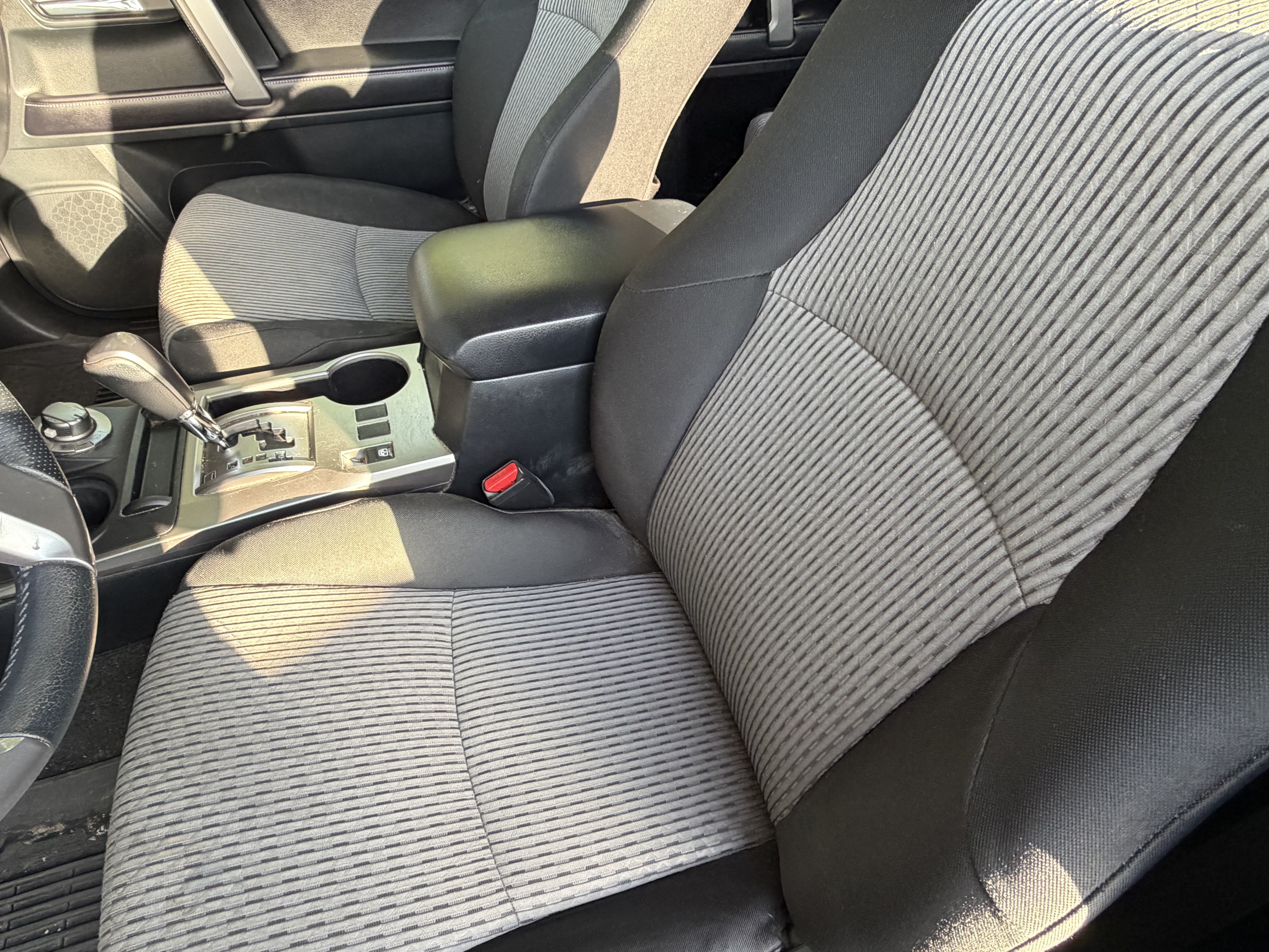 Used 2016 Toyota 4Runner SR5 AWD/4WD image 16