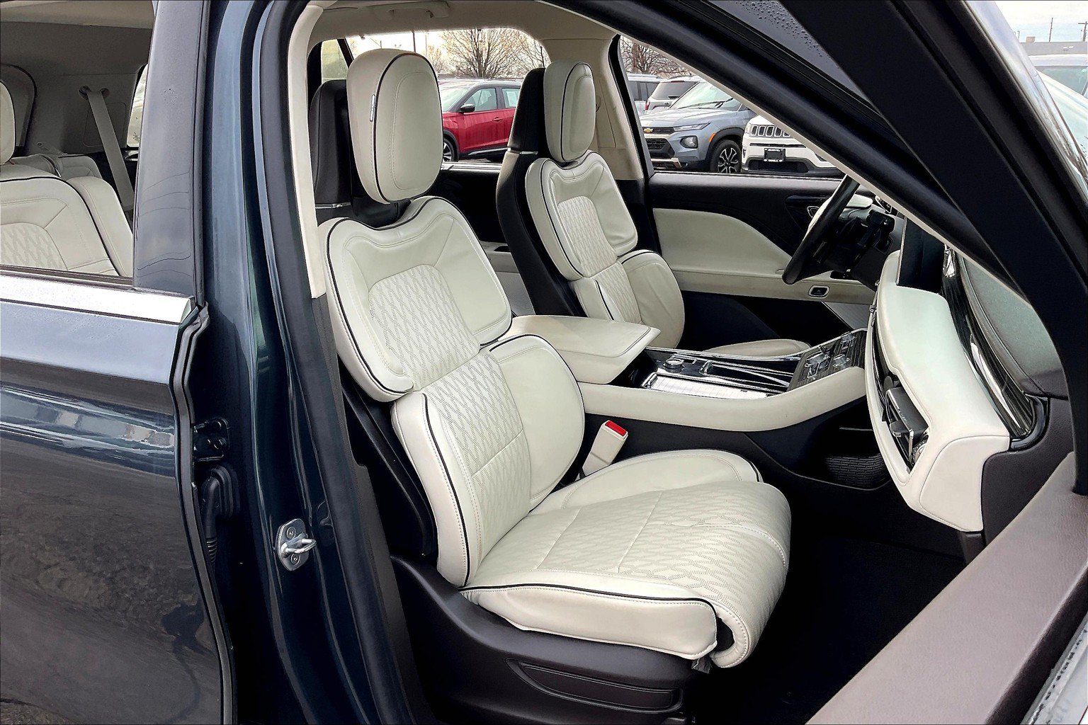 Used 2021 Lincoln Aviator Black Label Grand Touring w/ Class IV Trailer Tow Package AWD/4WD image 7