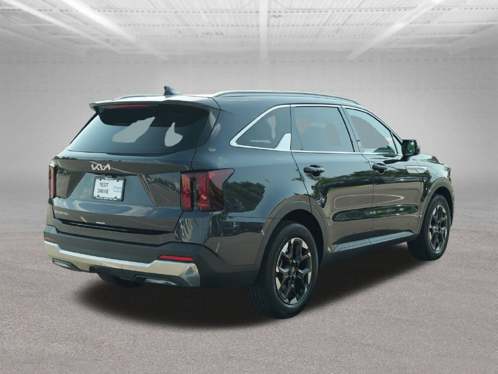 Used 2025 Kia Sorento S w/ Panoramic Sunroof Package FWD image 10